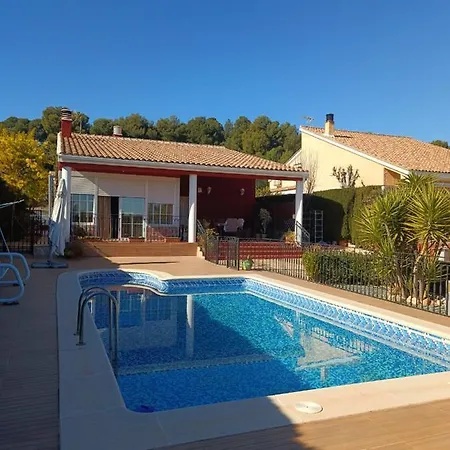 Con Piscina En Holiday home
