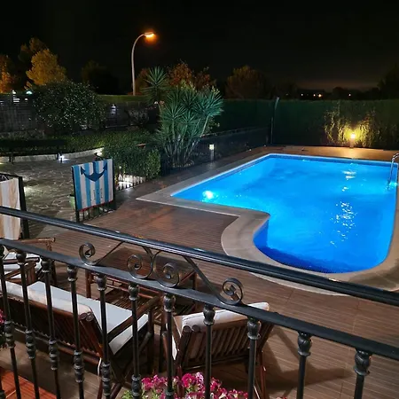 Holiday home Con Piscina En