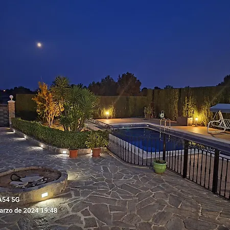 Con Piscina En Holiday home